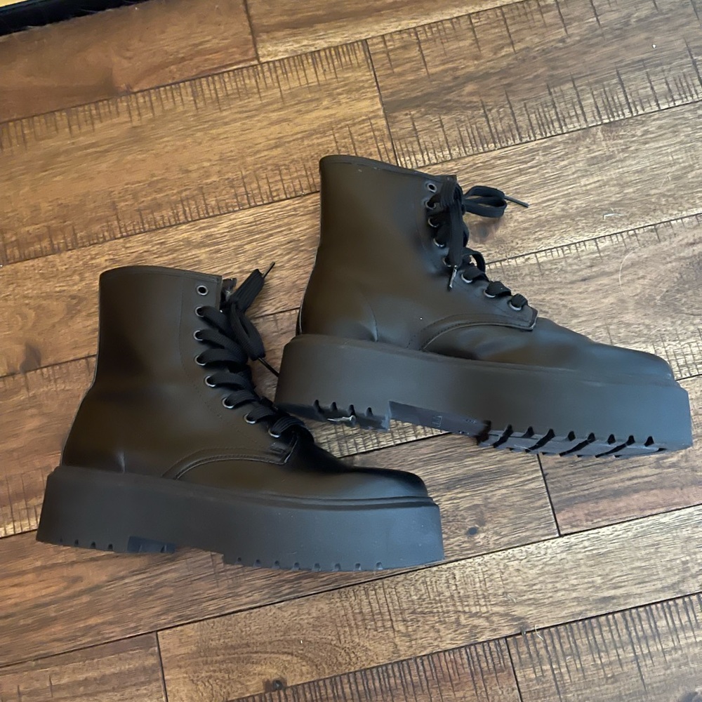 ASOS DESIGN Attitude 2 lace up chunky boots in black size 8